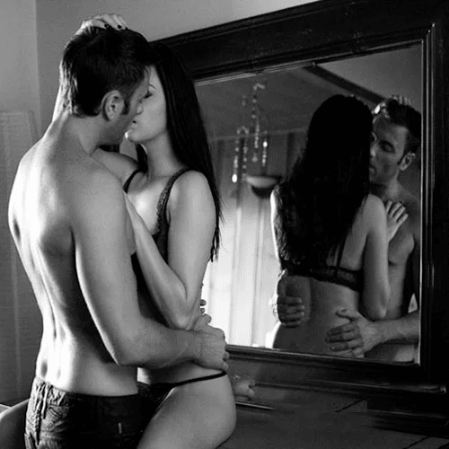 Sex in front of the mirror is very nice